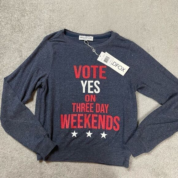 Wildfox Women’s XS Vote Yes To 3 Day Weekends Pullover Sweater Crewneck NWT - Picture 1 of 4
